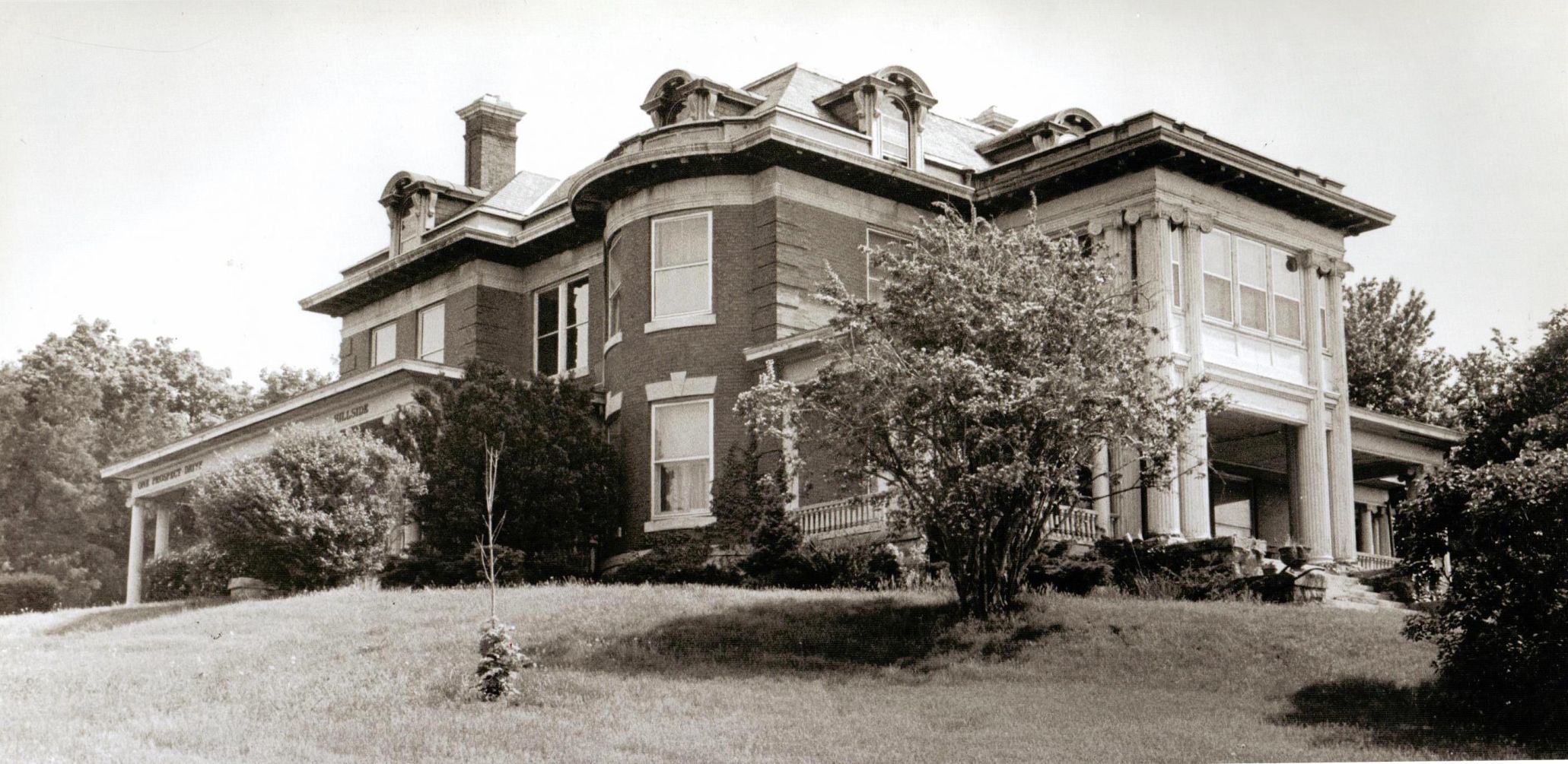 19820520 -- Hillside Mansion